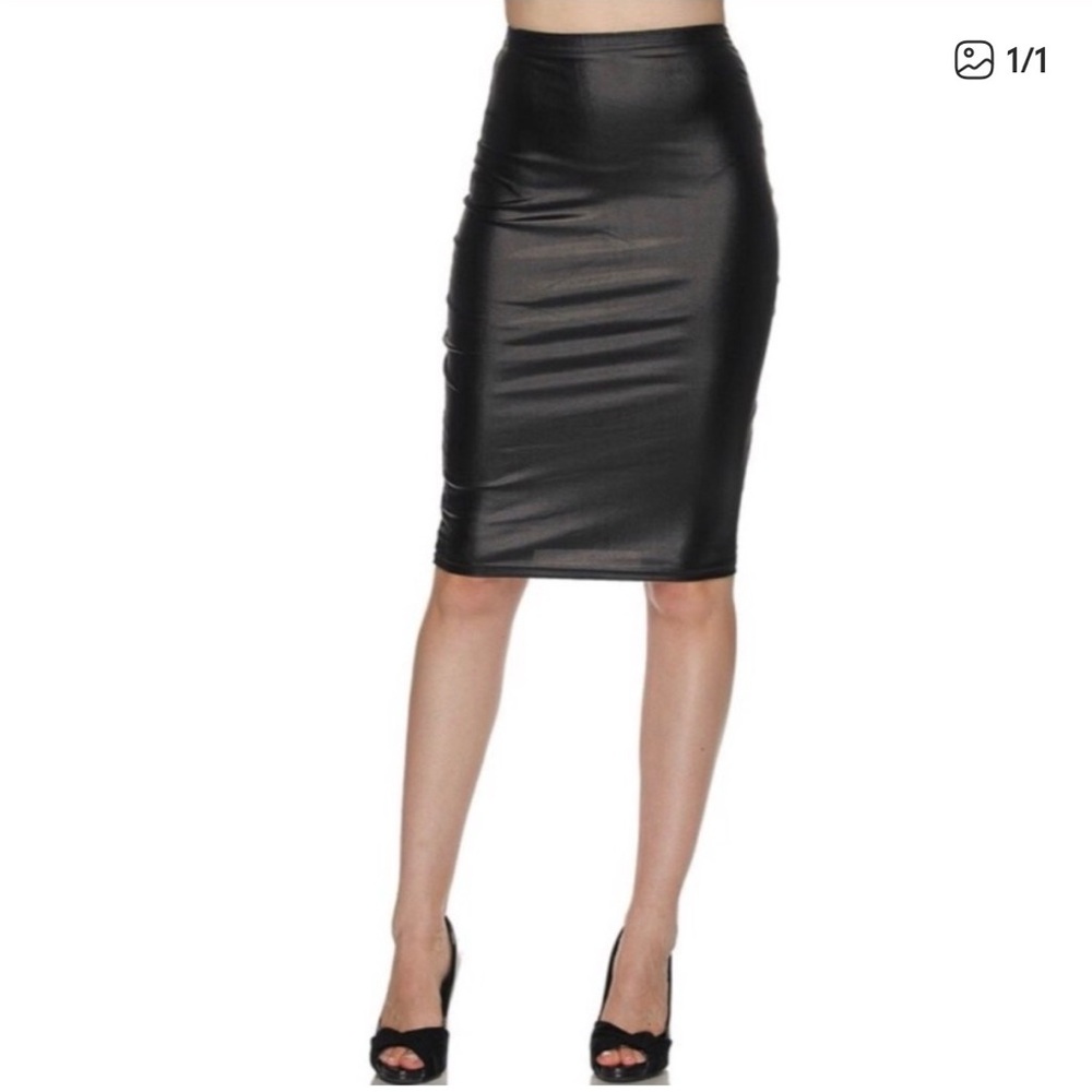 Olivaceous Black Pencil Skirt